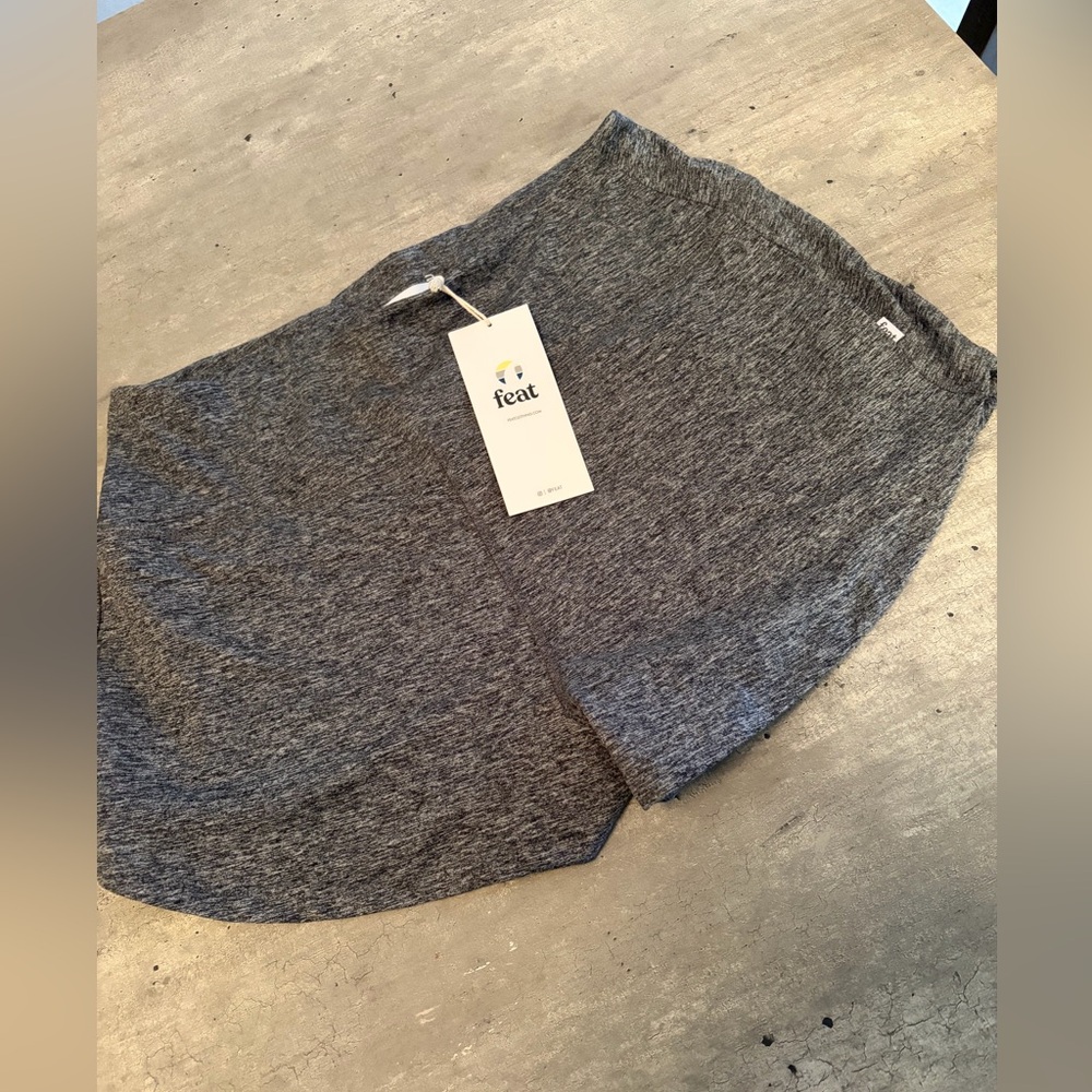 Feat Women's Heather Grey FlowTech Roam Short Size Medium